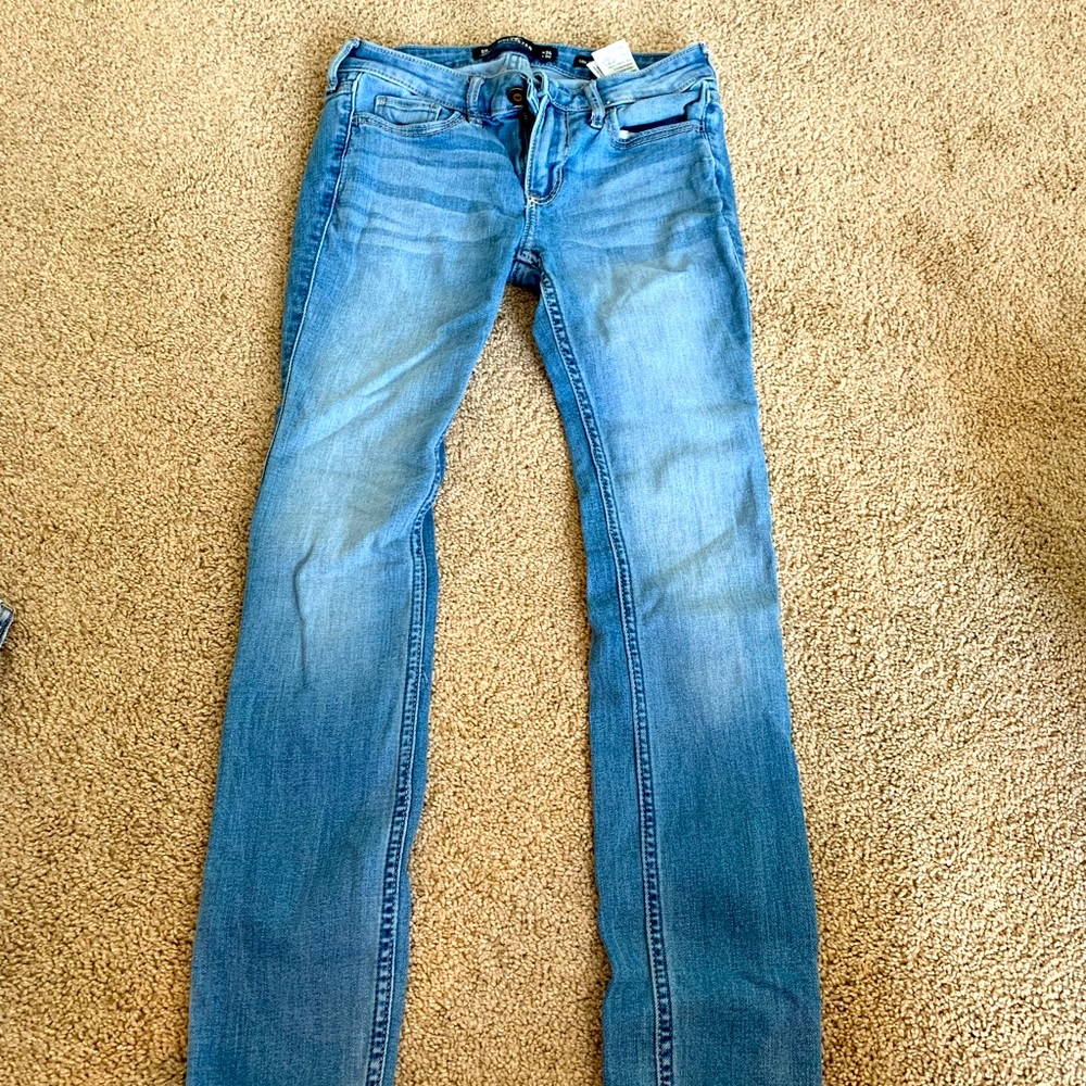 Hollister Mid-Rise Jean Jeggings